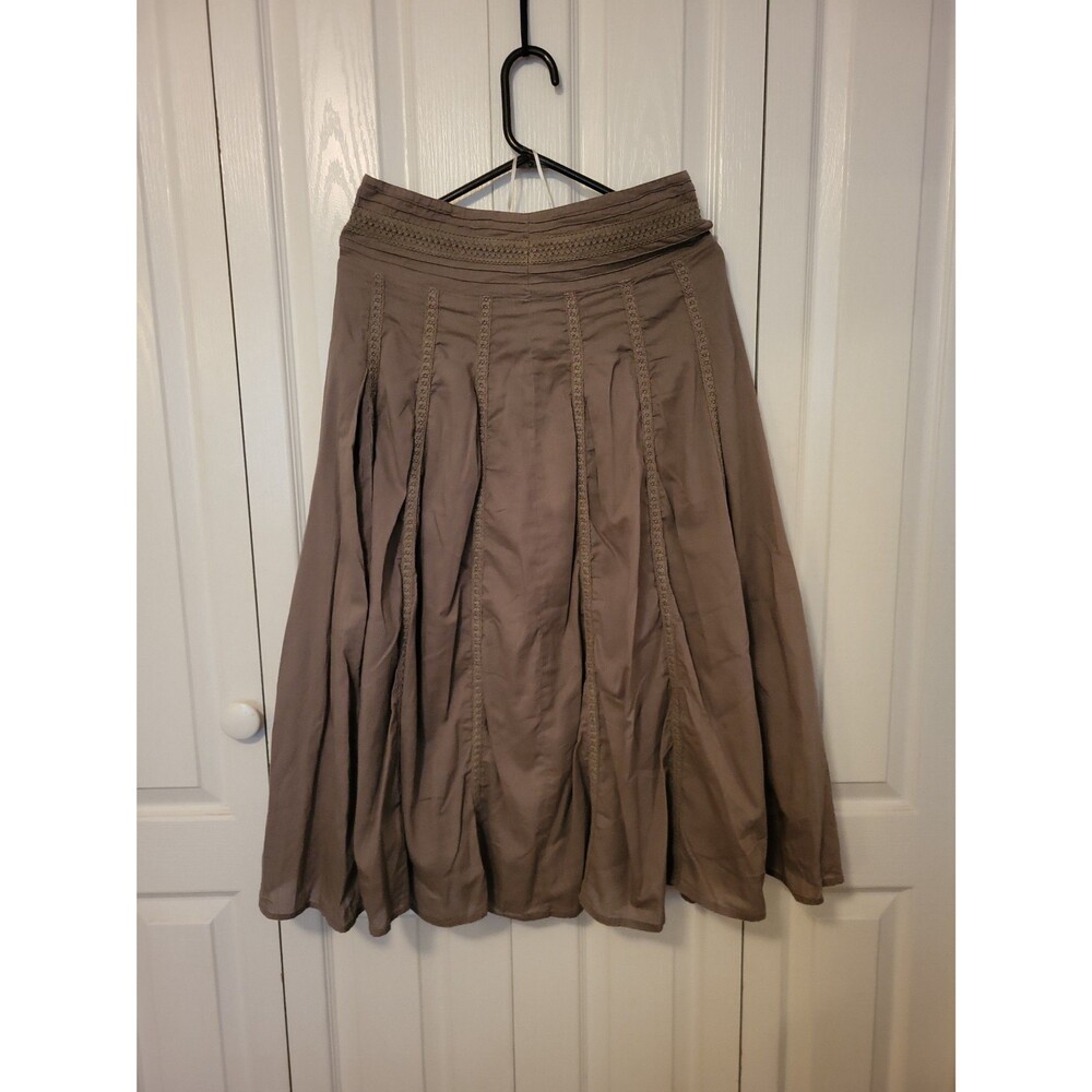 Brown full skirt with lace trim detail